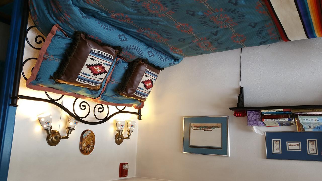 Inn At Halona Zuni Room photo